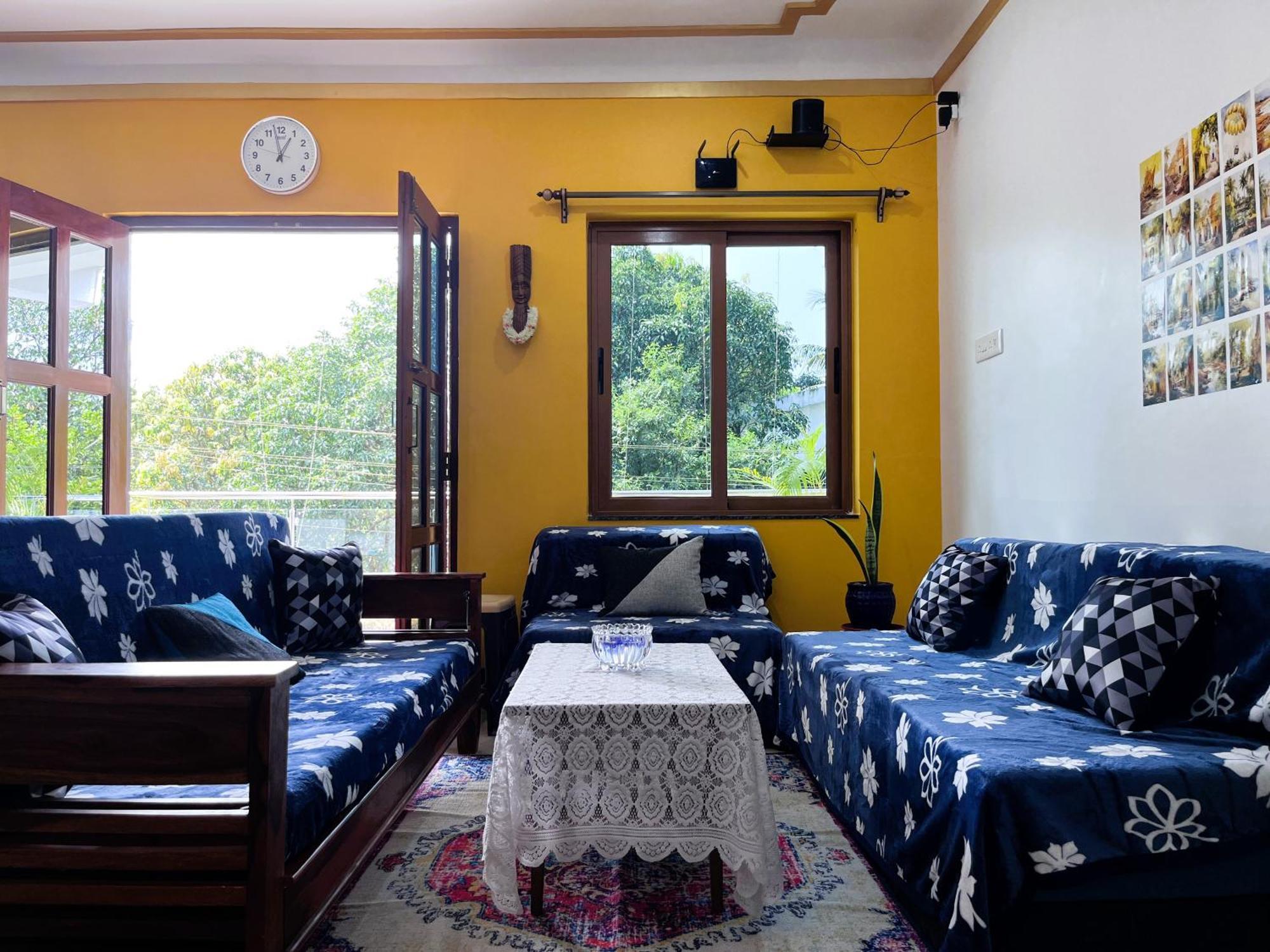 Happy Moon Homestay Aldona Exterior foto